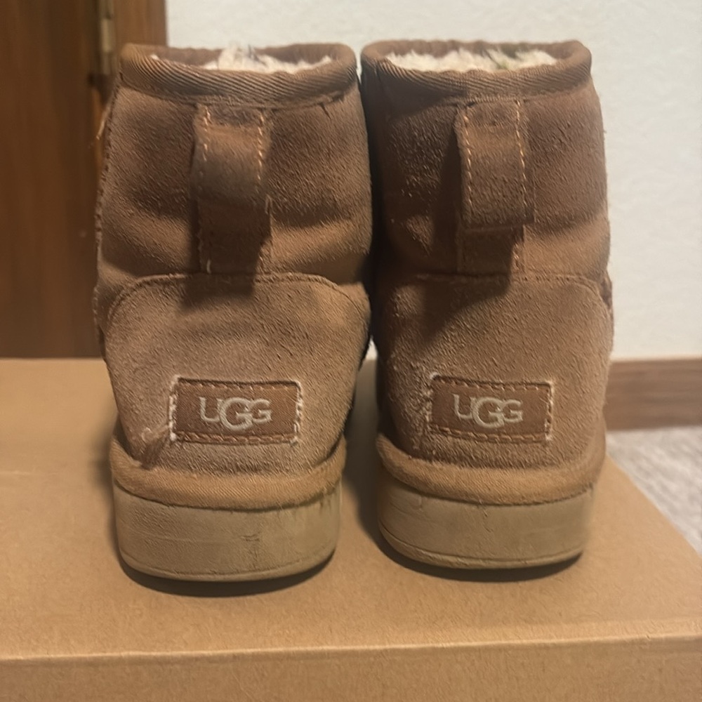 Ugg boots - kids classic mini platform size 5 - Picture 4 of 11